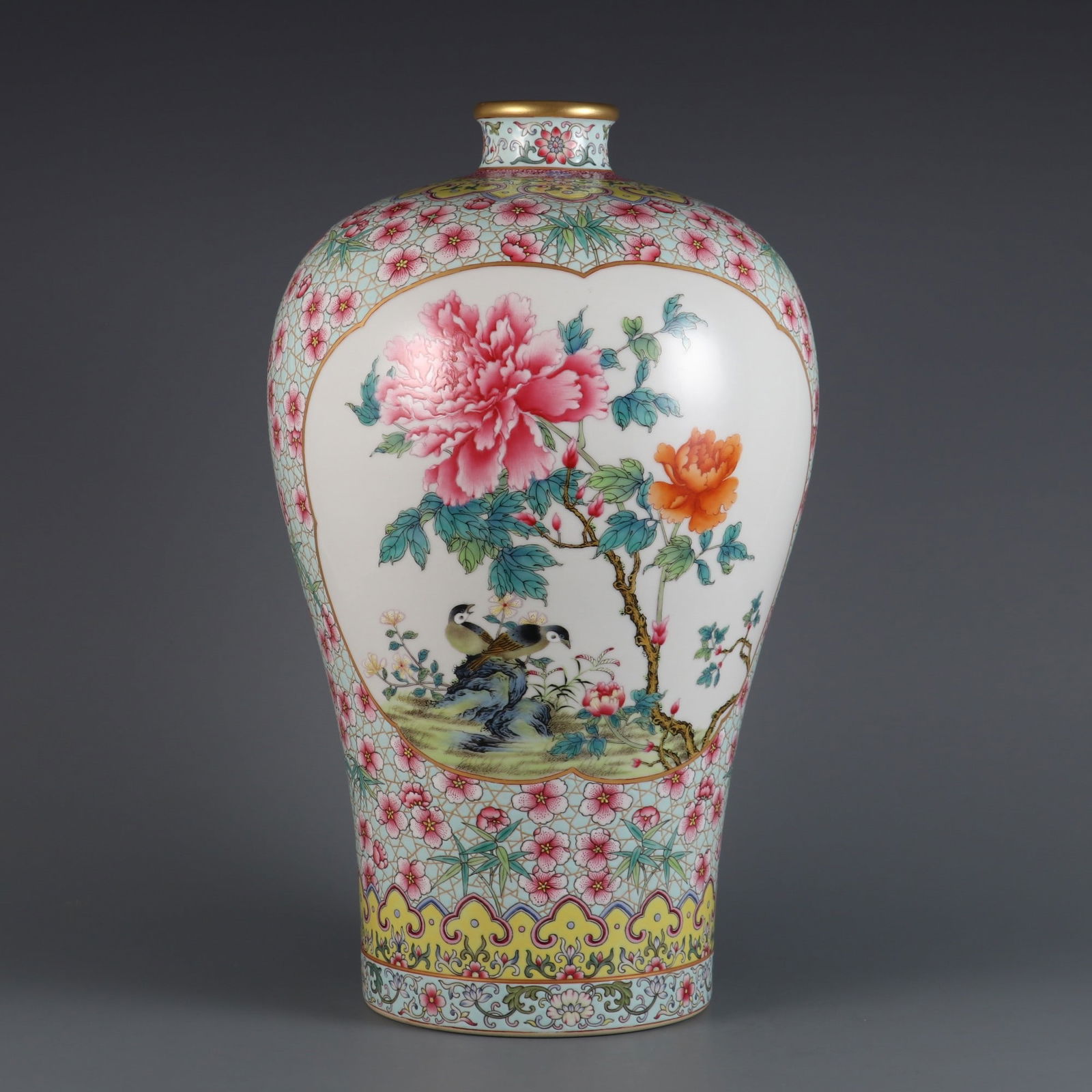 An Exquisite Famille-Rose Green Ground Painted Gold Lotus Pattern Flower and Bird Pattern Vase (1 of 9)