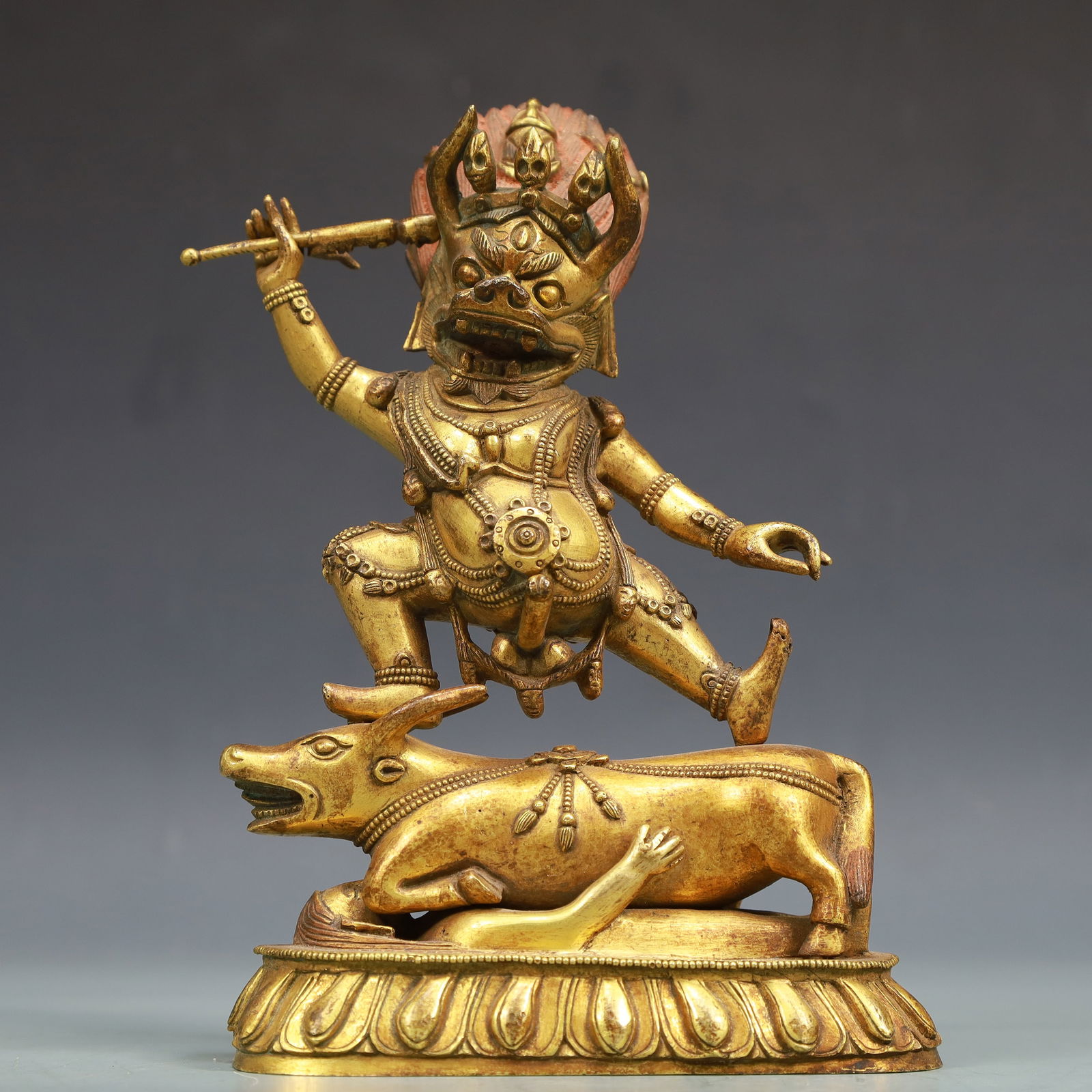 A Exquisite Gilt Bronze Statue of Mammon: A Exquisite Gilt Bronze Statue of Mammon Ming Dynasty, China Size:12.5cmx5cmx17.5cm Weight:1150g (The Dimensions Of All Batches Are Manually Measured.If You Need More Detailed Information, Please Cont