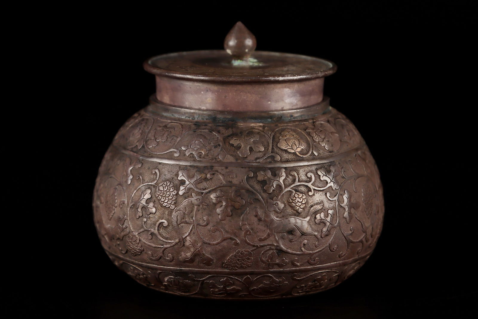 An Exquisite Silver Lotus Pattern Auspicious Beast Pattern Jar - 2