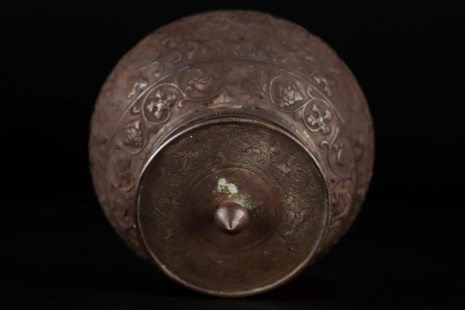 An Exquisite Silver Lotus Pattern Auspicious Beast Pattern Jar - 4