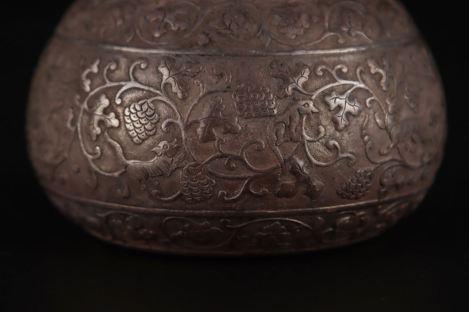 An Exquisite Silver Lotus Pattern Auspicious Beast Pattern Jar - 6
