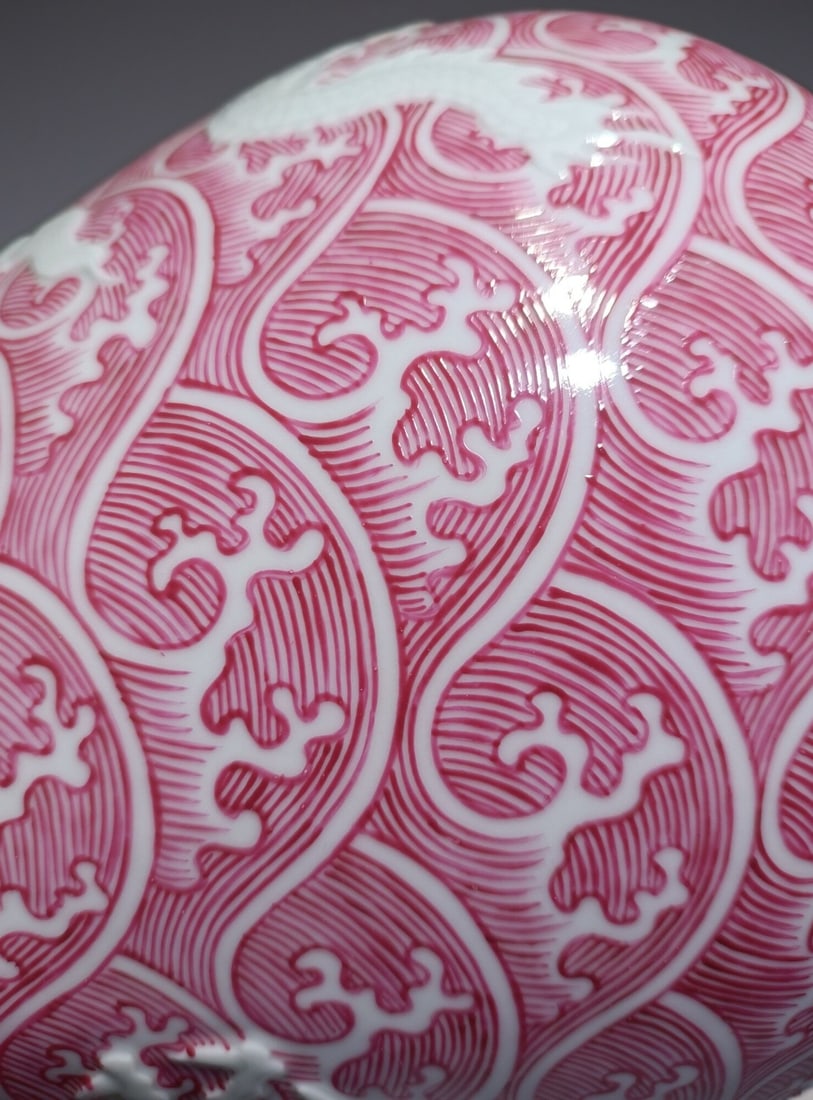 An Exquisite Ruby red-Glazed Dragon Pattern Seawater Pattern Vase - 7