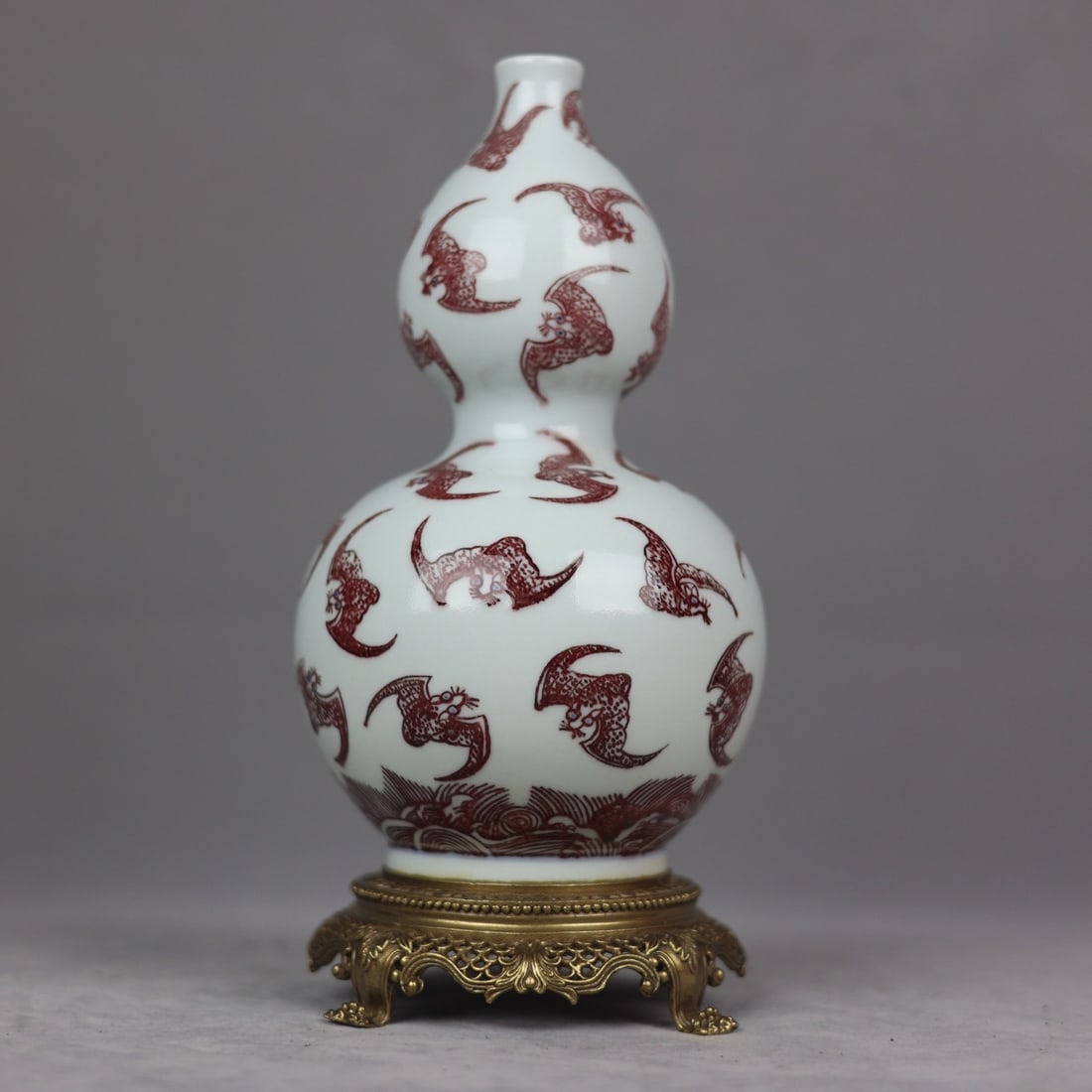 An Exquisite Underglaze-Red Inlaid Bronze Bats Pattern Seawater Pattern Gourd-Shaped Vase (1 of 8)