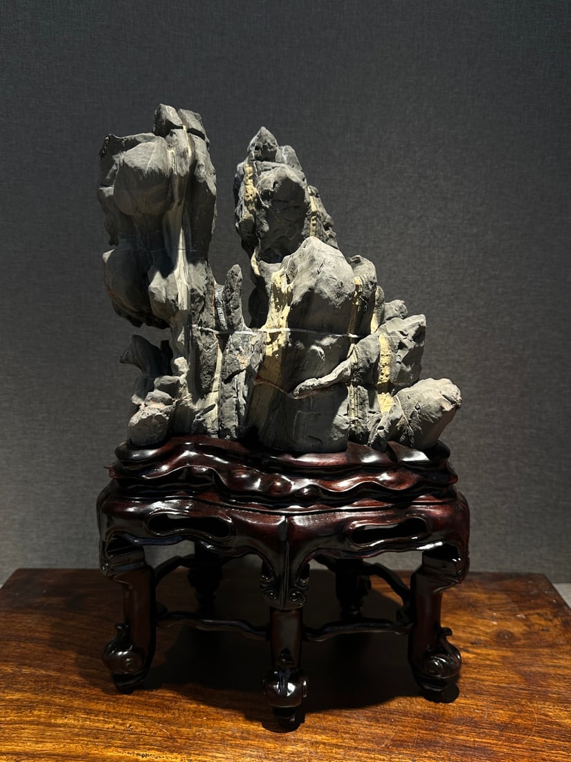 An Exquisite Lingbi Stone Ornament: An Exquisite Lingbi Stone Ornament Qing Dynasty, China Size:40cmx24cmx18cm (The Dimensions Of All Batches Are Manually Measured.If You Need More Detailed Information, Please Contact Our Customer Servi