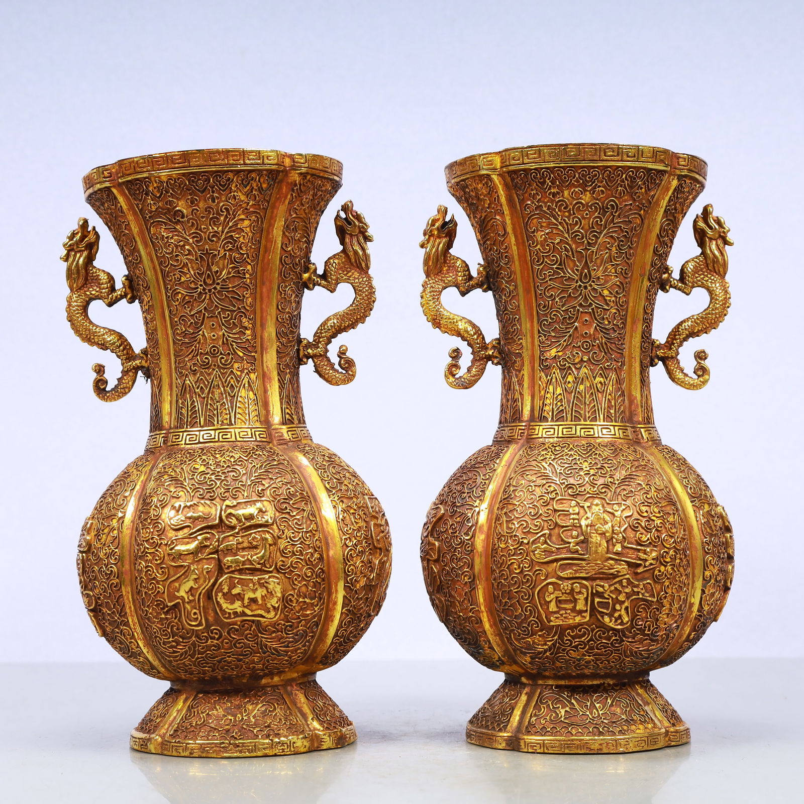 A Exquisite A pair of Gilt Bronze Lotus Pattern Bats and Peach Pattern Double-Ears Vase (1 of 14)