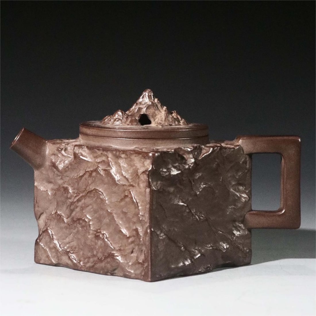 A beautiful Taihu Lake stone purple clay pot: Exquisite Taihu Lake stone purple clay pot Size:16.3×12.3×9.8cm W:380g (The Dimensions Of All Batches Are Manually Measured.If You Need More Detailed Information,Please Contact Our Customer Service