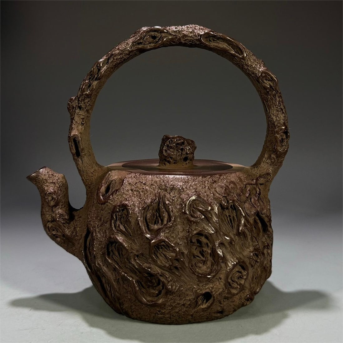 A beautiful handmade pine pile dead wood beam pot: Exquisite handmade pine pile dead wood lifting pot Size:16.4×12.5×17.2cm W:607g (The Dimensions Of All Batches Are Manually Measured.If You Need More Detailed Information,Please Contact Our Customer