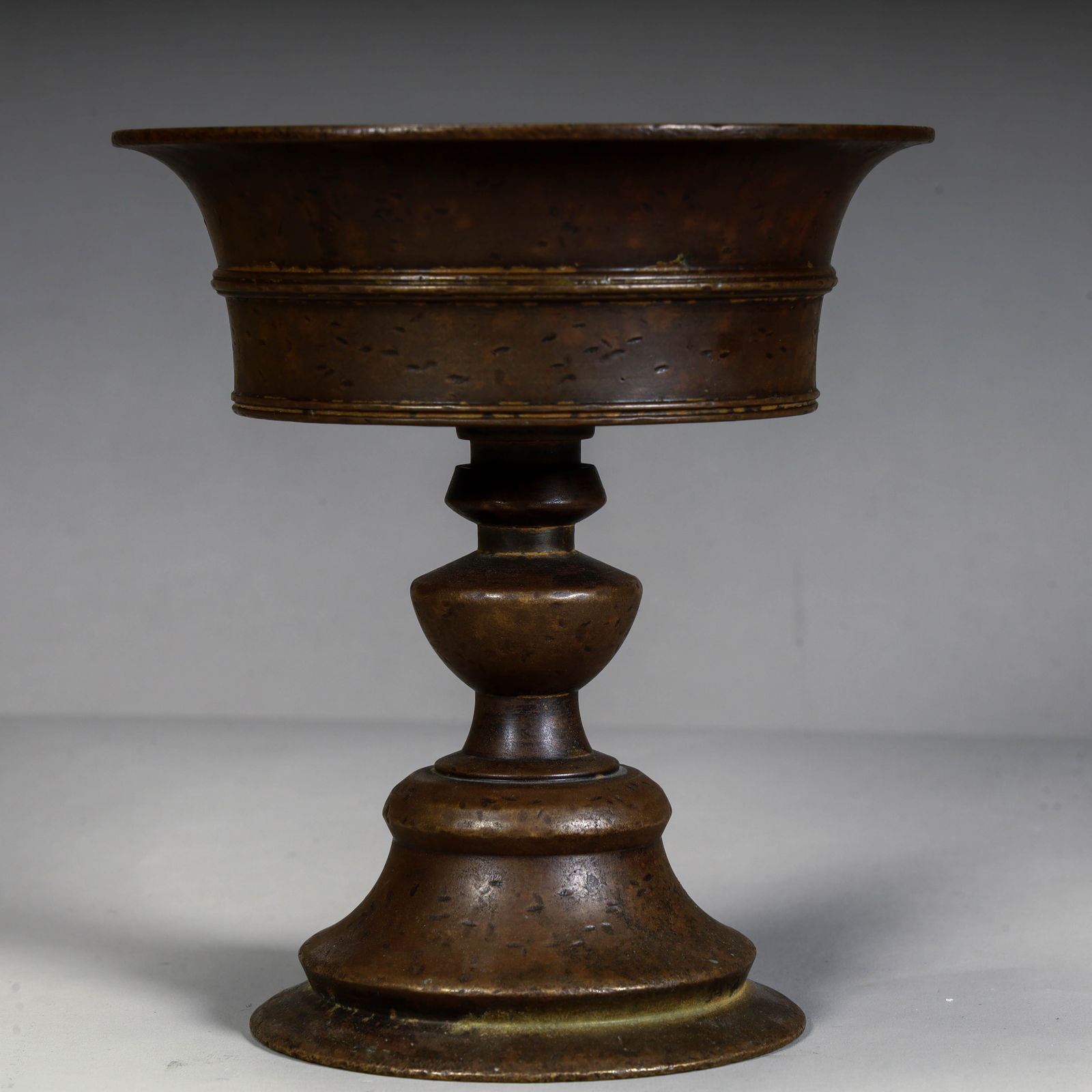 A high-quality old oil lamp from the Qing Dynasty (1 of 10)