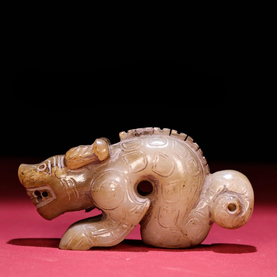 A beautiful Hetian jade birth pit full of jade dragon handles: Exquisite Hetian jade birth pit full of jade dragon handles Size:100X51X34mm W:217g (The Dimensions Of All Batches Are Manually Measured.If You Need More Detailed Information,Please Contact Our Custom