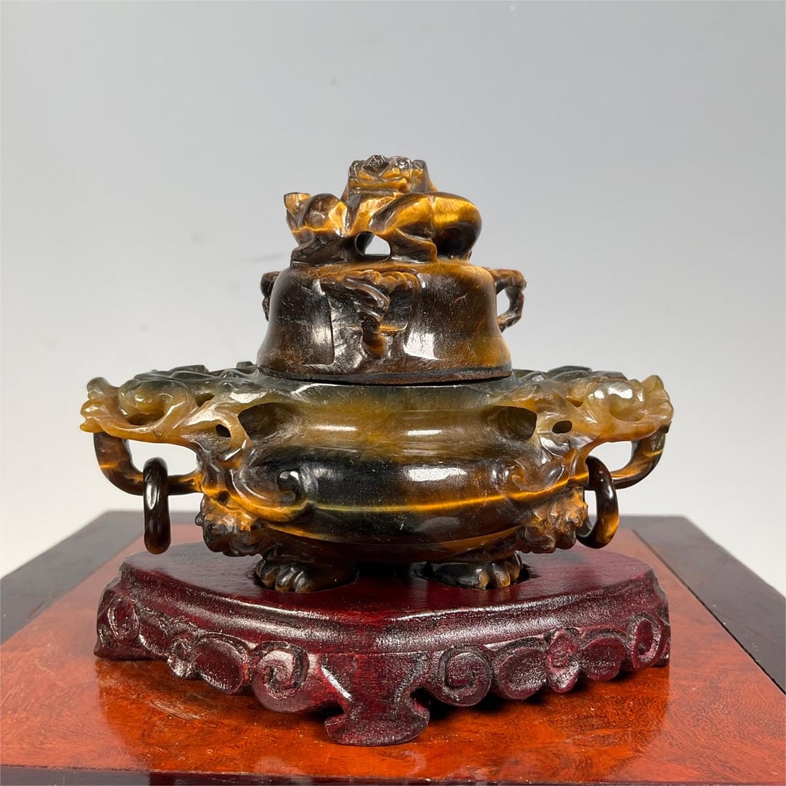 A fine tiger's eye carved incense burner: Exquisite tiger's eye carved incense burner Size:H:8cm W:10cm W:243g (The Dimensions Of All Batches Are Manually Measured.If You Need More Detailed Information,Please Contact Our Customer Service Befo