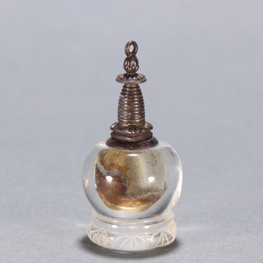A crystal relic pagoda from the Republic of China period (1 of 9)