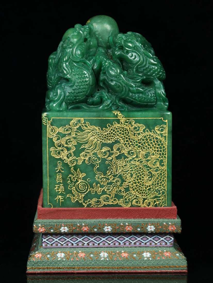 A beautiful green field yellowstone carved dragon seal ornament (1 of 9)