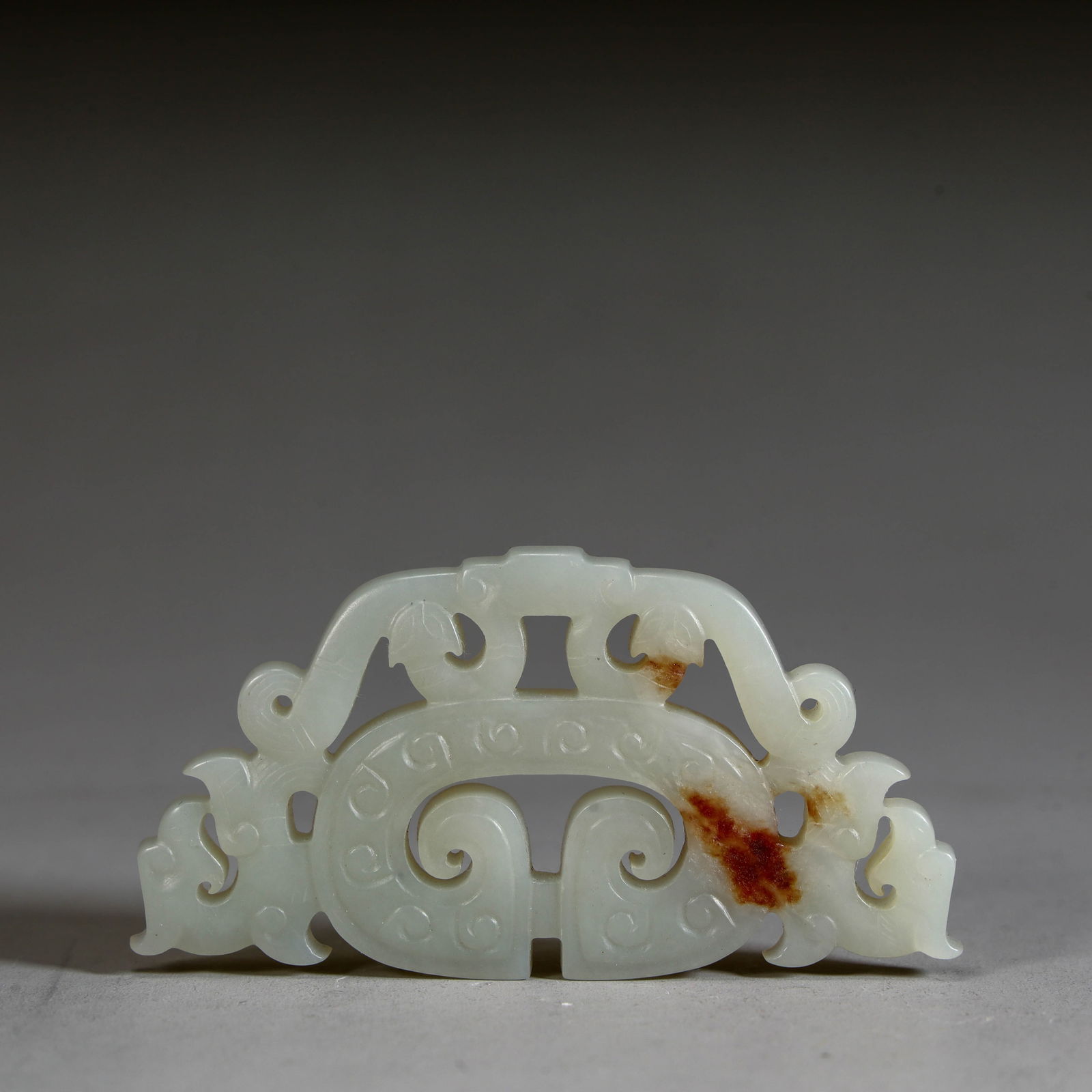 A piece of Hetian jade dragon of the Qing Dynasty: The Hetian jade dragon of the Qing Dynasty Size: Height 3.2cm Length 7cm Weight 22g (The Dimensions Of All Batches Are Manually Measured.If You Need More Detailed Information,Please Contact Our Custom