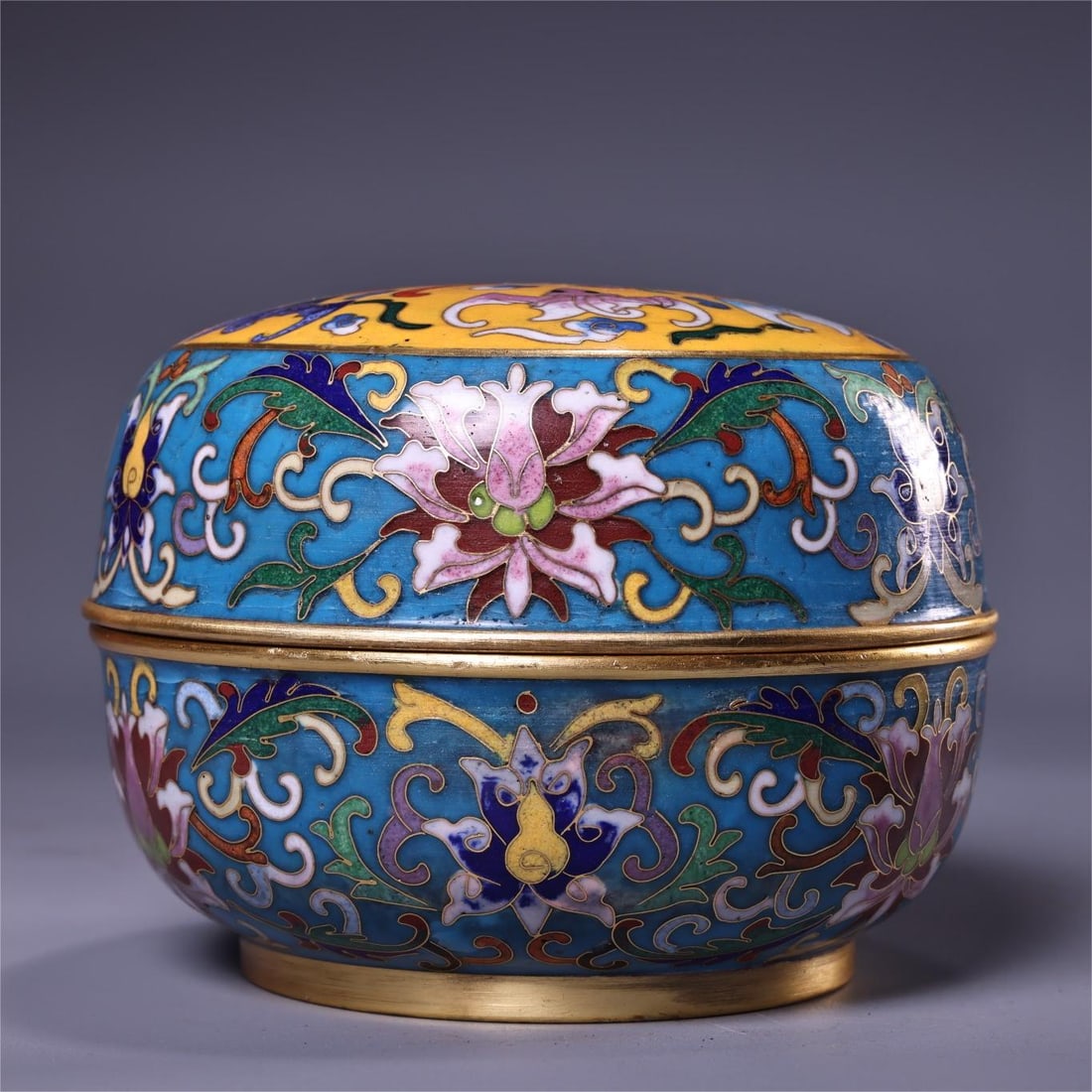 A beautiful piece of pure copper tire gilt cloisonné enamel colored cloisonné jewelry box compact (1 of 9)