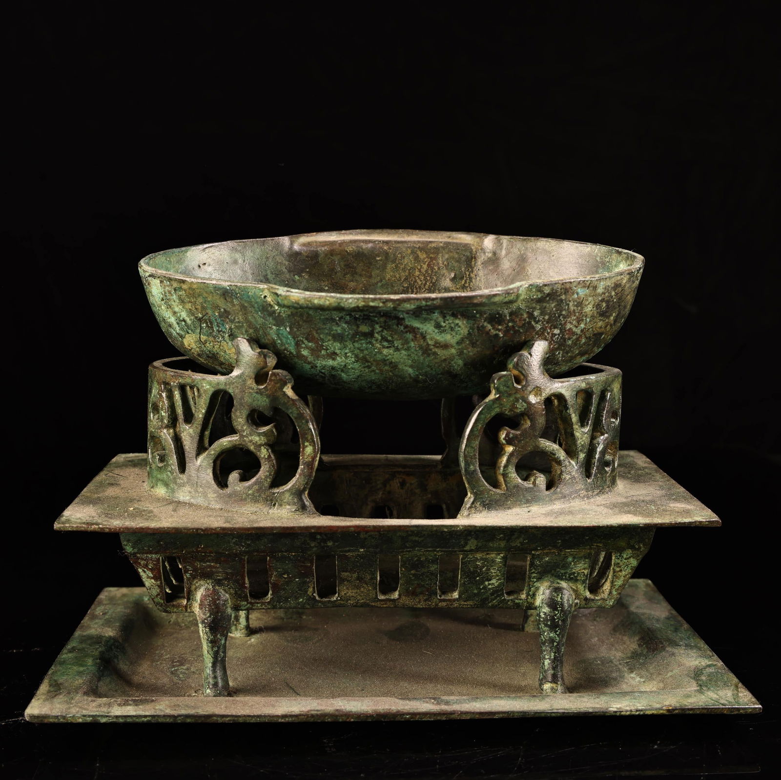 A beautiful bronze charcoal pot with inscription (1 of 9)