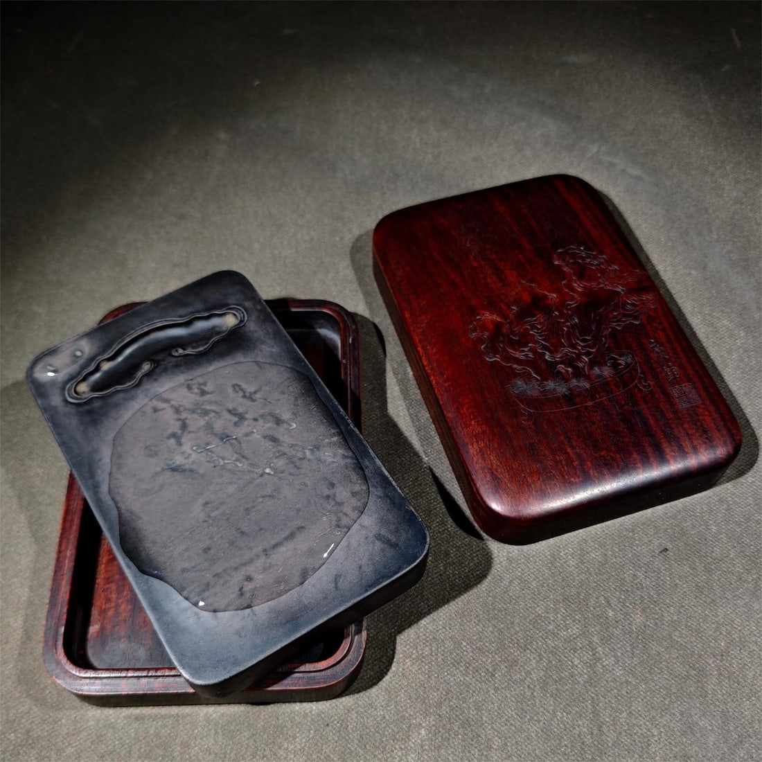 A beautiful Yunchi inkstone: Exquisite Yunchi inkstone Size:L:18.8cm W:12.6cm T:5.2cm (The Dimensions Of All Batches Are Manually Measured.If You Need More Detailed Information,Please Contact Our Customer Service Before Bidding.)