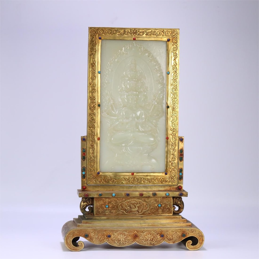 A beautiful copper gilt and Tian jade thousand-handed Guanyin insert: Exquisite copper gilt and Tian jade thousand-handed Guanyin inserts Size:51x32x13.8cm W:6225g (The Dimensions Of All Batches Are Manually Measured.If You Need More Detailed Information,Please Contact