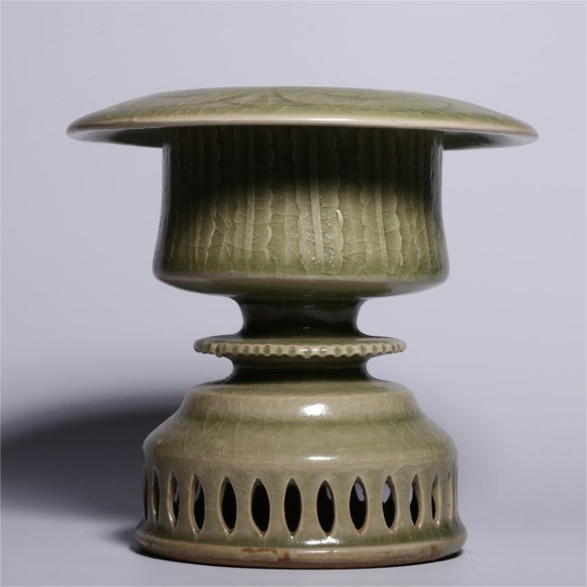A carved candlestick from the Yaozhou kiln (1 of 6)