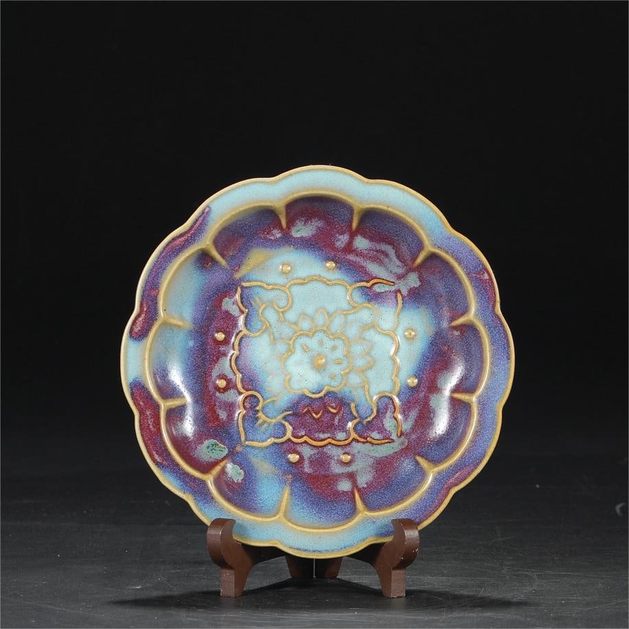 A purple-red spotted royal petal folded edge plate wash of the Song Dynasty Jun kiln (1 of 7)
