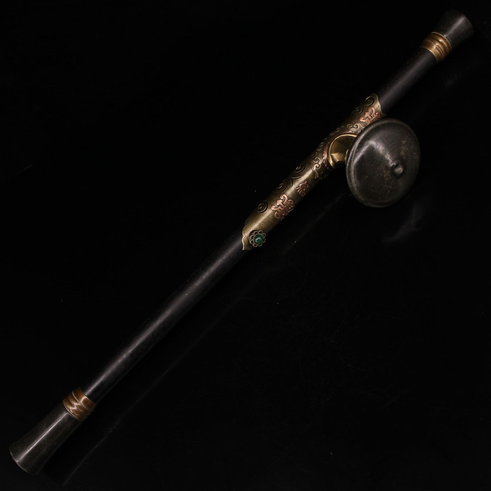 A fine rosewood-clad copper-clad high-relief engraved bong (1 of 9)