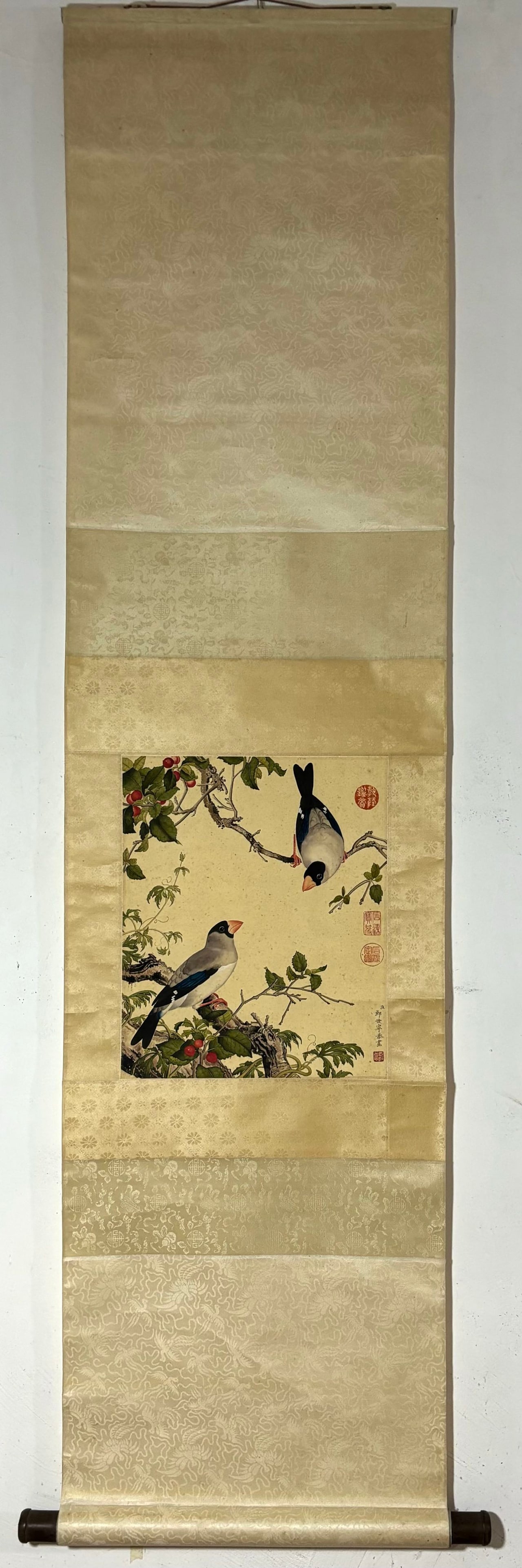 A vertical axis of Lang Shining's flower and bird picture in the Qing Dynasty: Qing Dynasty Lang Shining's flower and bird picture vertical axis Flower core Size:38x31cm (The Dimensions Of All Batches Are Manually Measured.If You Need More Detailed Information,Please Contact Our