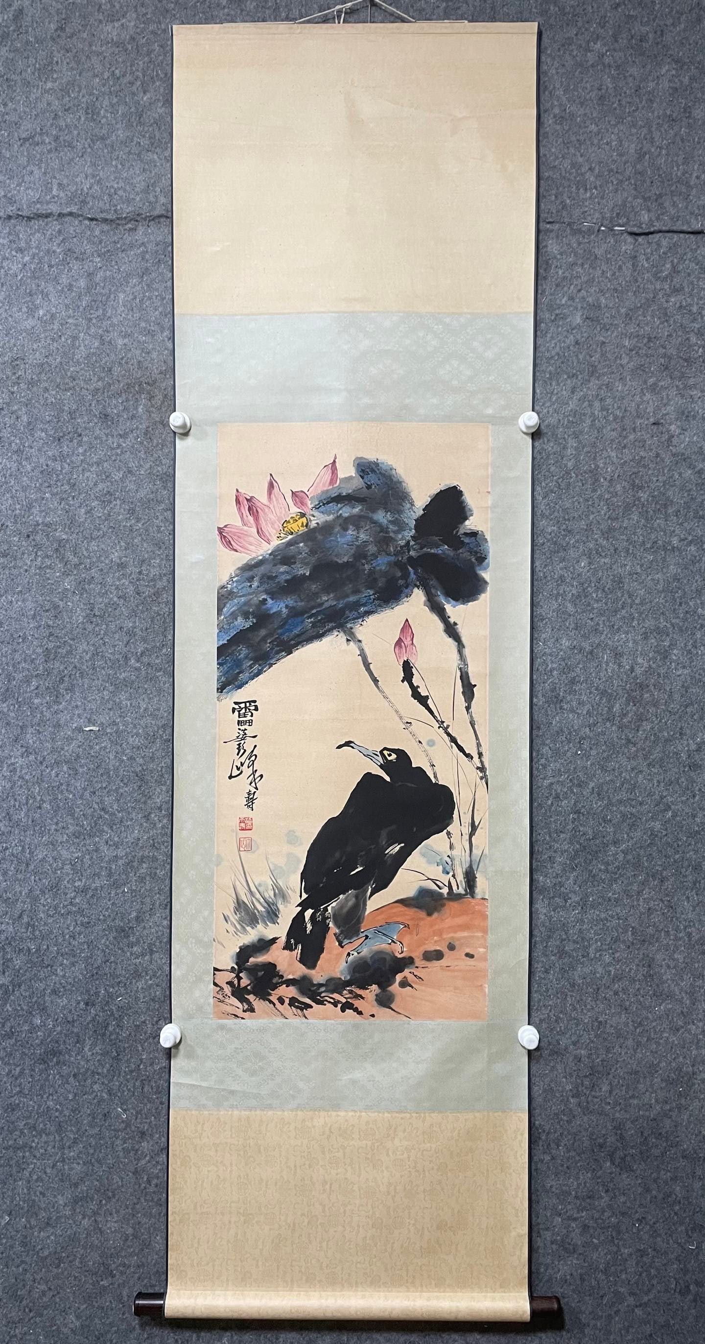 A painting of Pan Tianshou's lotus flowers and birds: Pan Tianshou's lotus birds Flower core Size:44.5x96.5cm (The Dimensions Of All Batches Are Manually Measured.If You Need More Detailed Information,Please Contact Our Customer Service Before Bidding.)