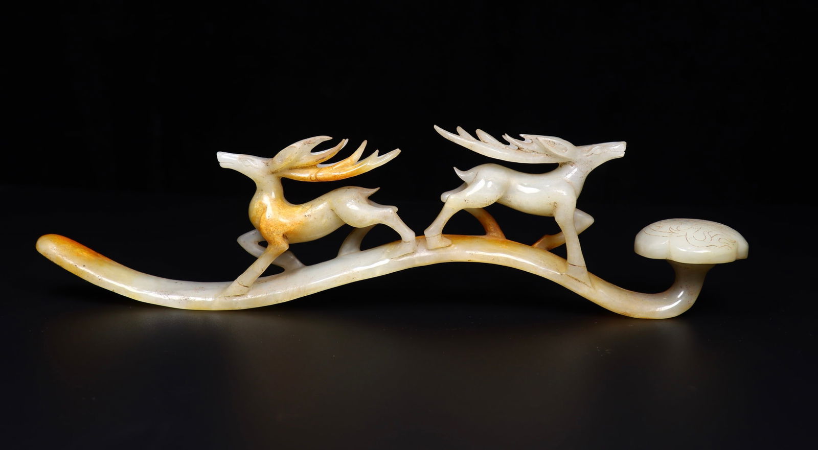 A beautiful Hetian jade ruyi: Exquisite Hetian jade ruyi Size:L:32.5cm W:5cm H:8.5cm W:428g (The Dimensions Of All Batches Are Manually Measured.If You Need More Detailed Information,Please Contact Our Customer Service Before Bidd