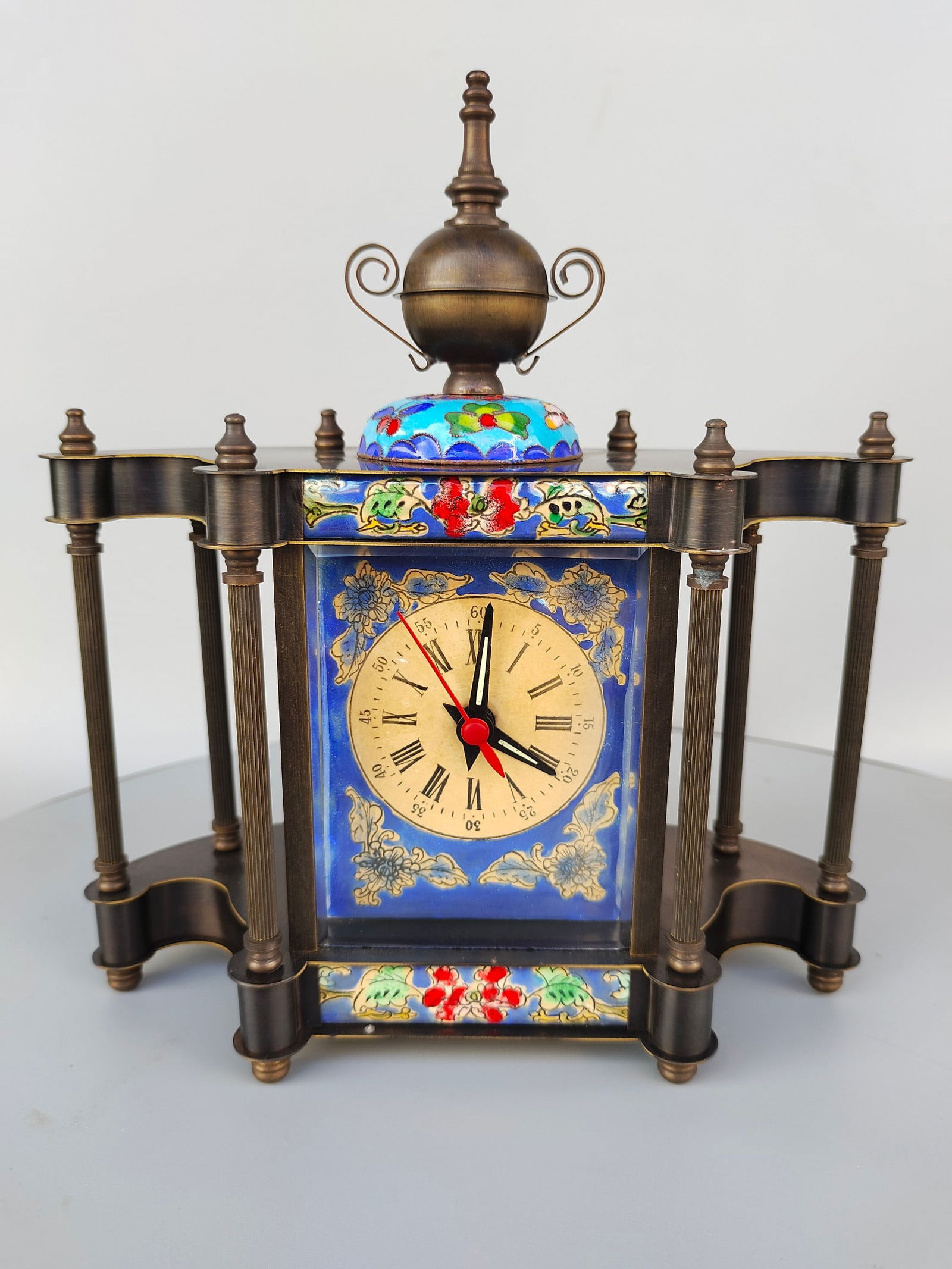 A beautiful European cloisonné table clock pure copper mechanical old table clock (1 of 9)
