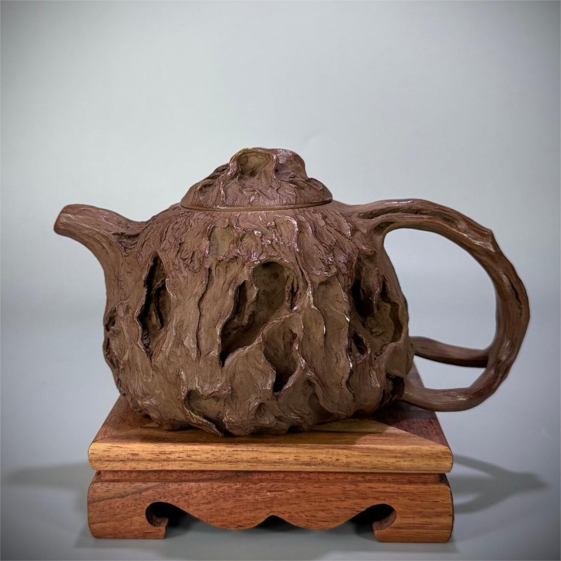 A beautiful handmade spring pot: Exquisite fully handmade spring pot Size:17.9×11.3×9.3cm W:349g (The Dimensions Of All Batches Are Manually Measured.If You Need More Detailed Information,Please Contact Our Customer Service Before