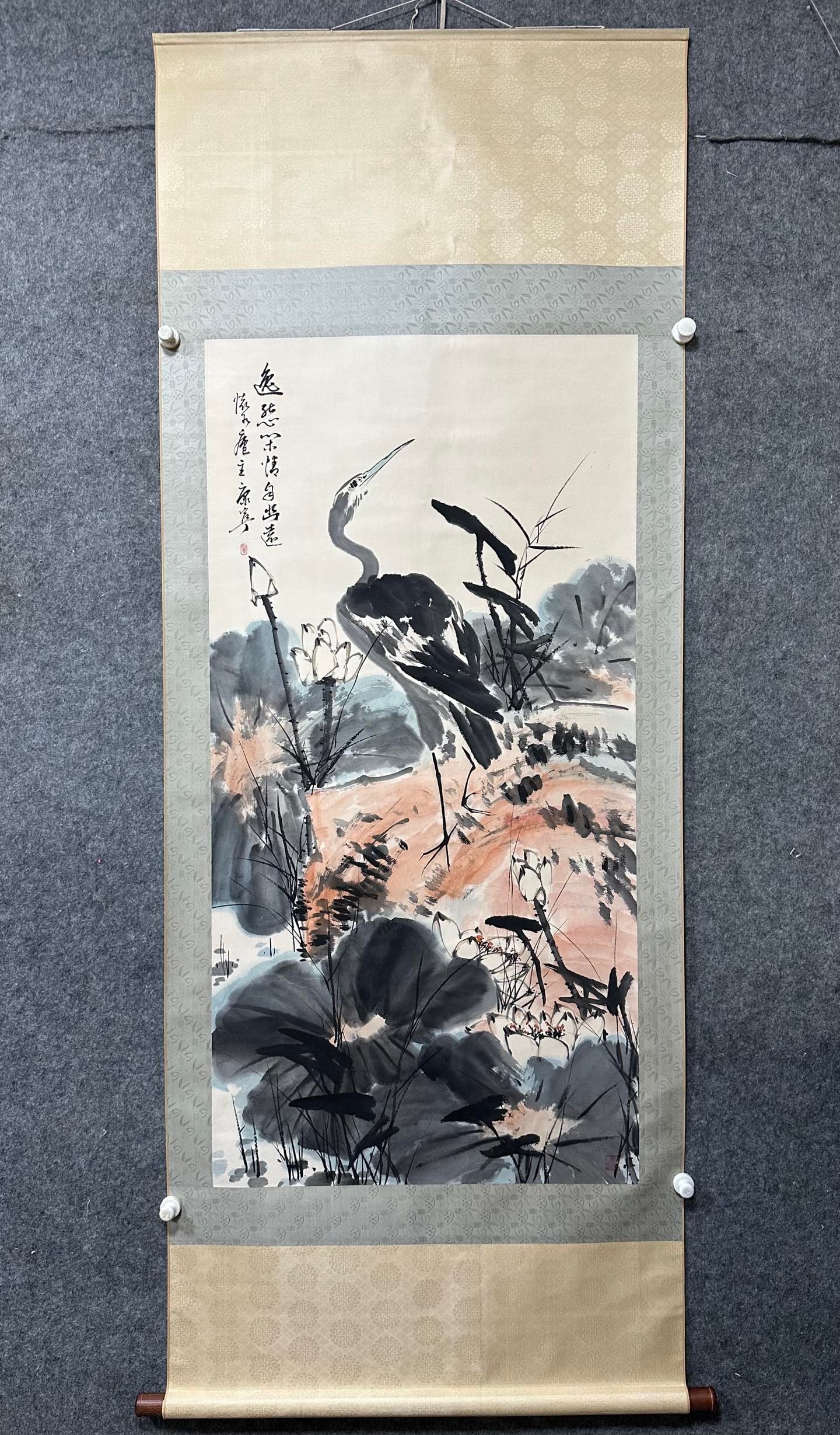 A painting of Corning's lotus flowers and birds: Corning's lotus flowers and birds Flower core Size:69.5x137cm (The Dimensions Of All Batches Are Manually Measured.If You Need More Detailed Information,Please Contact Our Customer Service Before Bidd