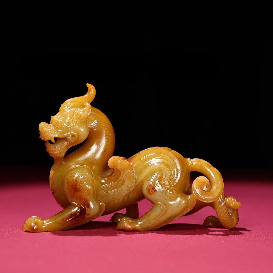 A beautiful Hetian white jade full of Qin Tianlu beast ornaments: Exquisite Hetian white jade full of Qin Tianlu beast ornaments Size:160X50X108mm W:529g (The Dimensions Of All Batches Are Manually Measured.If You Need More Detailed Information,Please Contact Our Cu