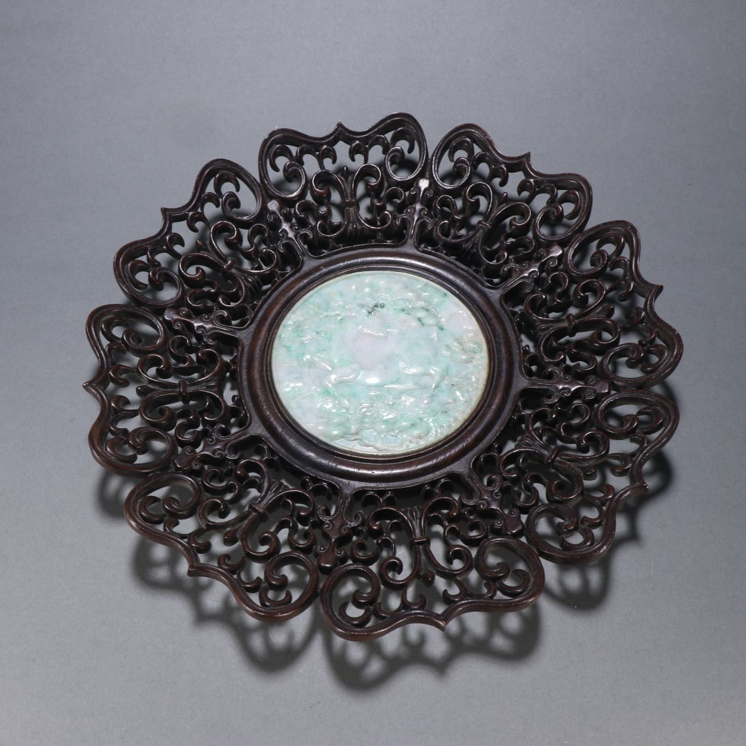 A beautiful rosewood inlaid jade Fulu long appreciation plate: Exquisite rosewood inlaid jade blessing long appreciation plate Size:D:29cm W:616.3g (The Dimensions Of All Batches Are Manually Measured.If You Need More Detailed Information,Please Contact Our Custo