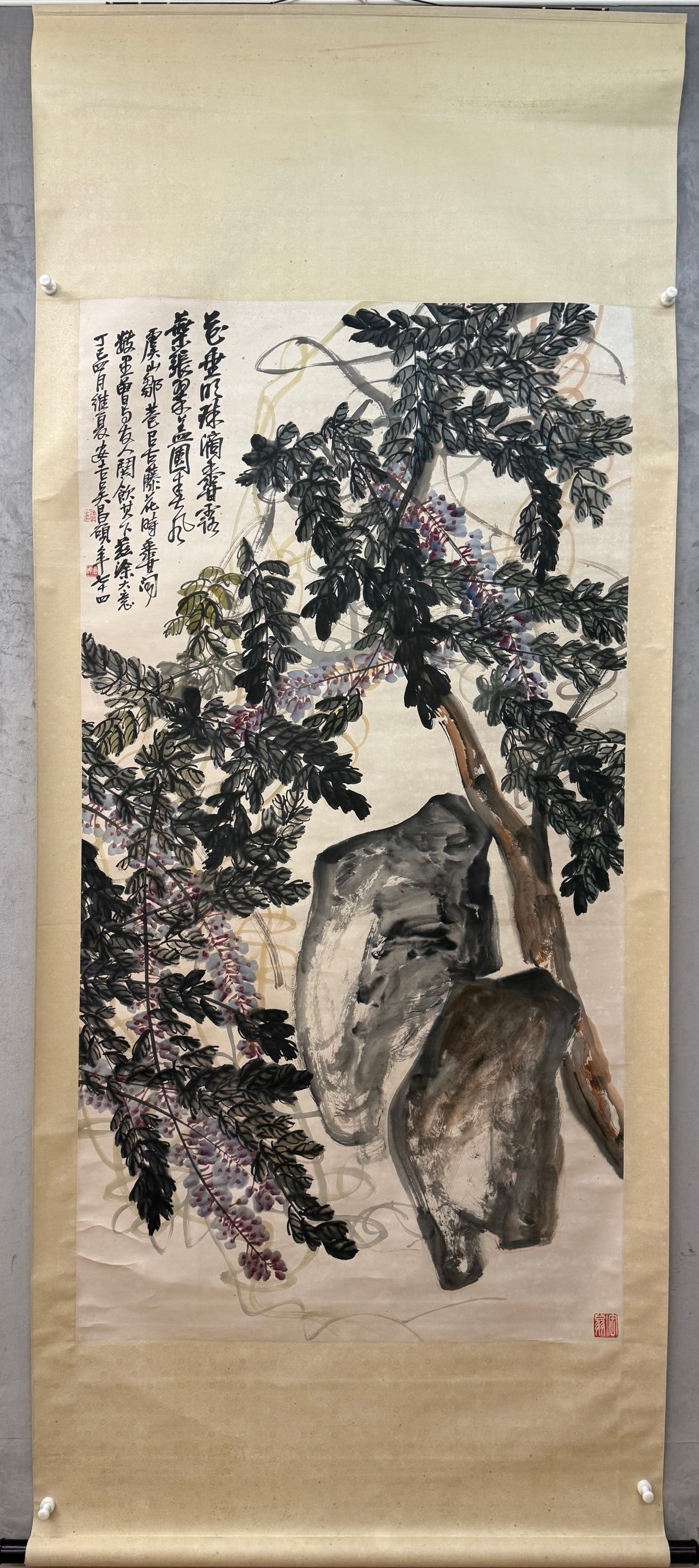 A picture of Wu Changshuo's flowers and birds: Wu Changshuo's flower and bird picture Size:177×93cm (The Dimensions Of All Batches Are Manually Measured.If You Need More Detailed Information,Please Contact Our Customer Service Before Bidding.)