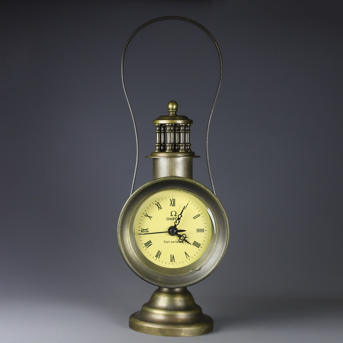 A beautiful marquee-type alarm clock chronograph: Exquisite horse lantern type alarm clock chronograph Size:L:13cm W:8cm (The Dimensions Of All Batches Are Manually Measured.If You Need More Detailed Information,Please Contact Our Customer Service Be