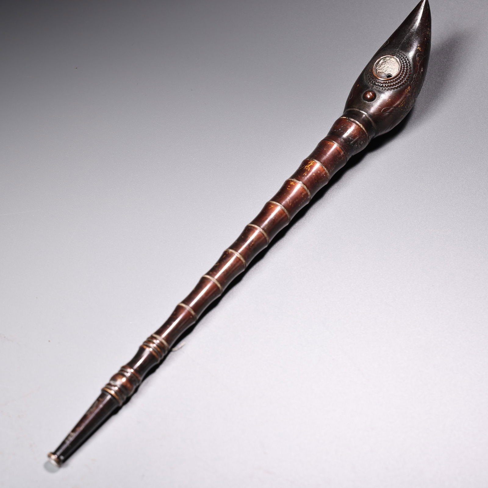 A beautiful copper full copper bong pipe pouch: Exquisite copper full copper bong pipe pouch Size:W:300g H:35cm W:4cm (The Dimensions Of All Batches Are Manually Measured.If You Need More Detailed Information,Please Contact Our