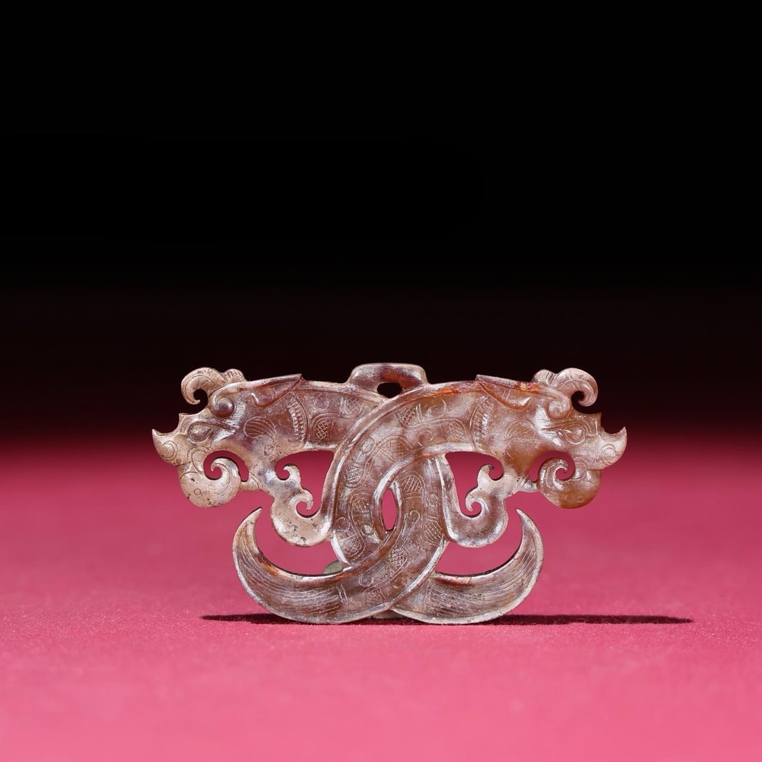 A beautiful double dragon jade pendant: Exquisite double dragon jade pendant Size:57x31x4mm W:11g (The Dimensions Of All Batches Are Manually Measured.If You Need More Detailed Information,Please Contact Our Customer Service Before Bidding.