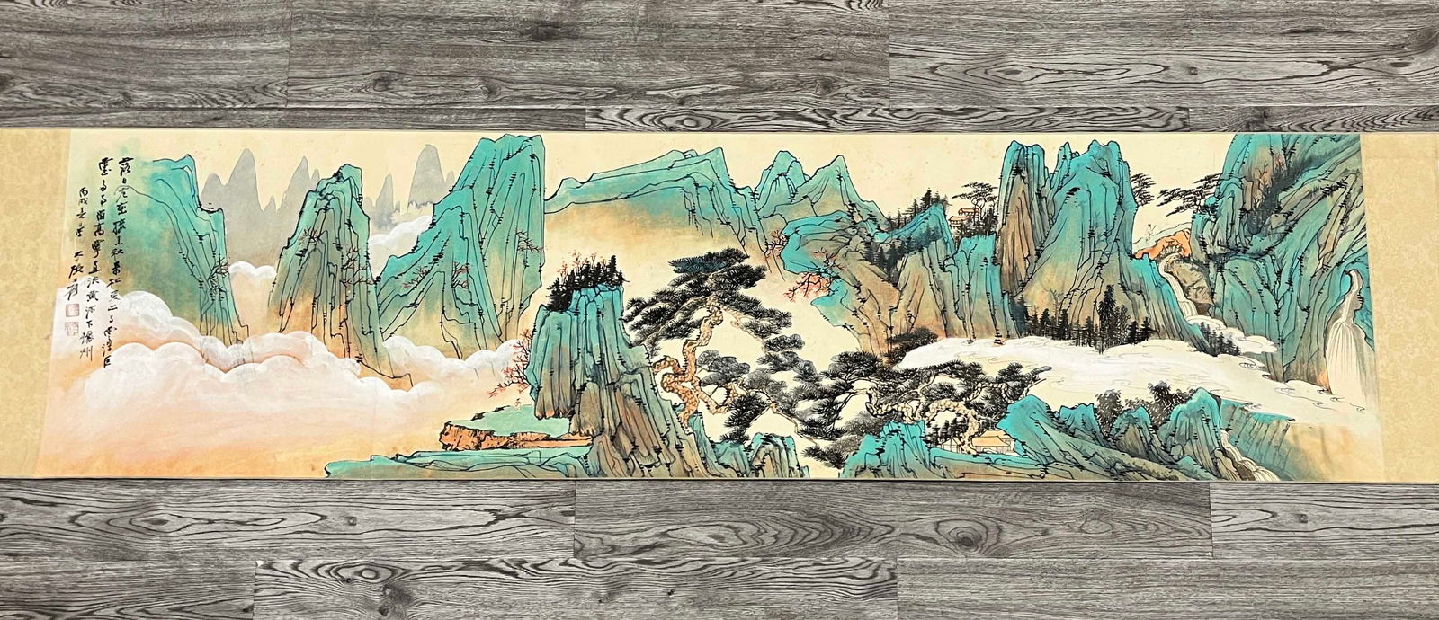 A picture of Zhang Daqian's green landscape: Zhang Daqian's green landscape map Size:170X46cm (The Dimensions Of All Batches Are Manually Measured.If You Need More Detailed Information,Please Contact Our Customer Service Before Bidding.)