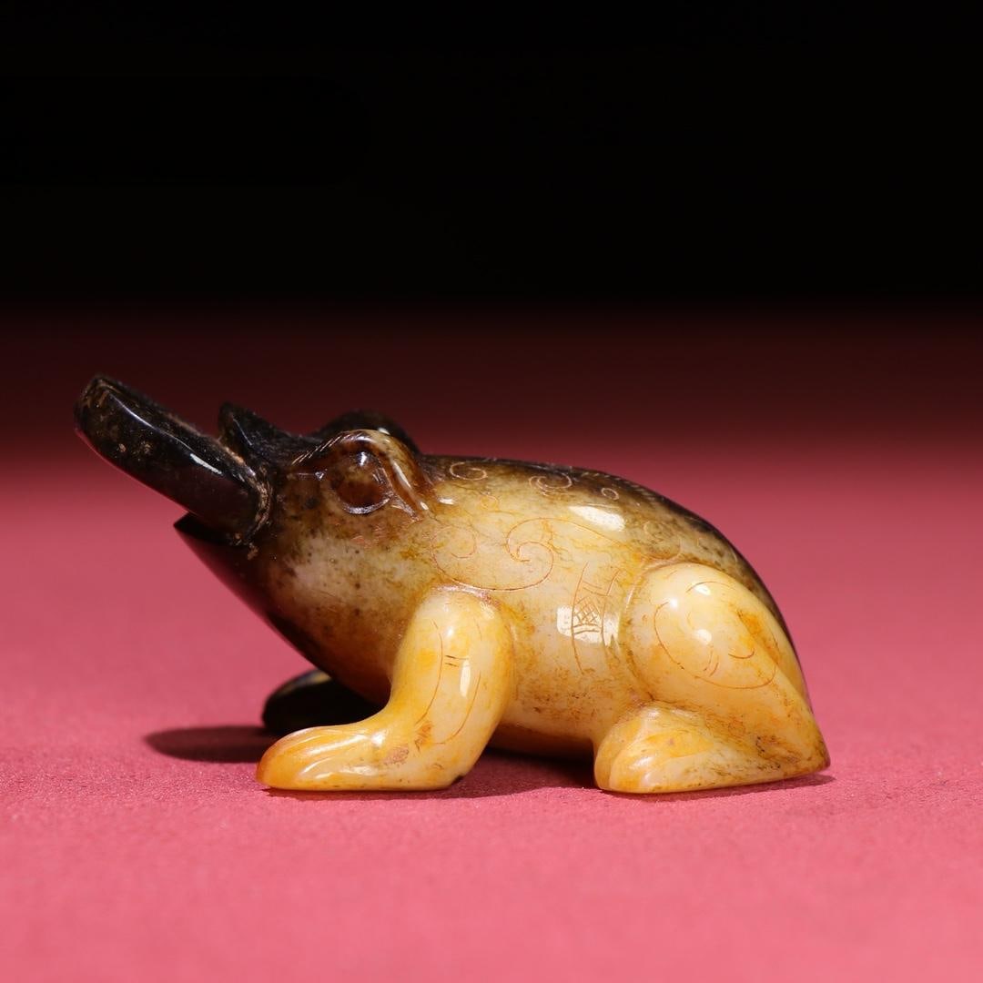 A beautiful white jade mercury money frog round carved handle (1 of 9)