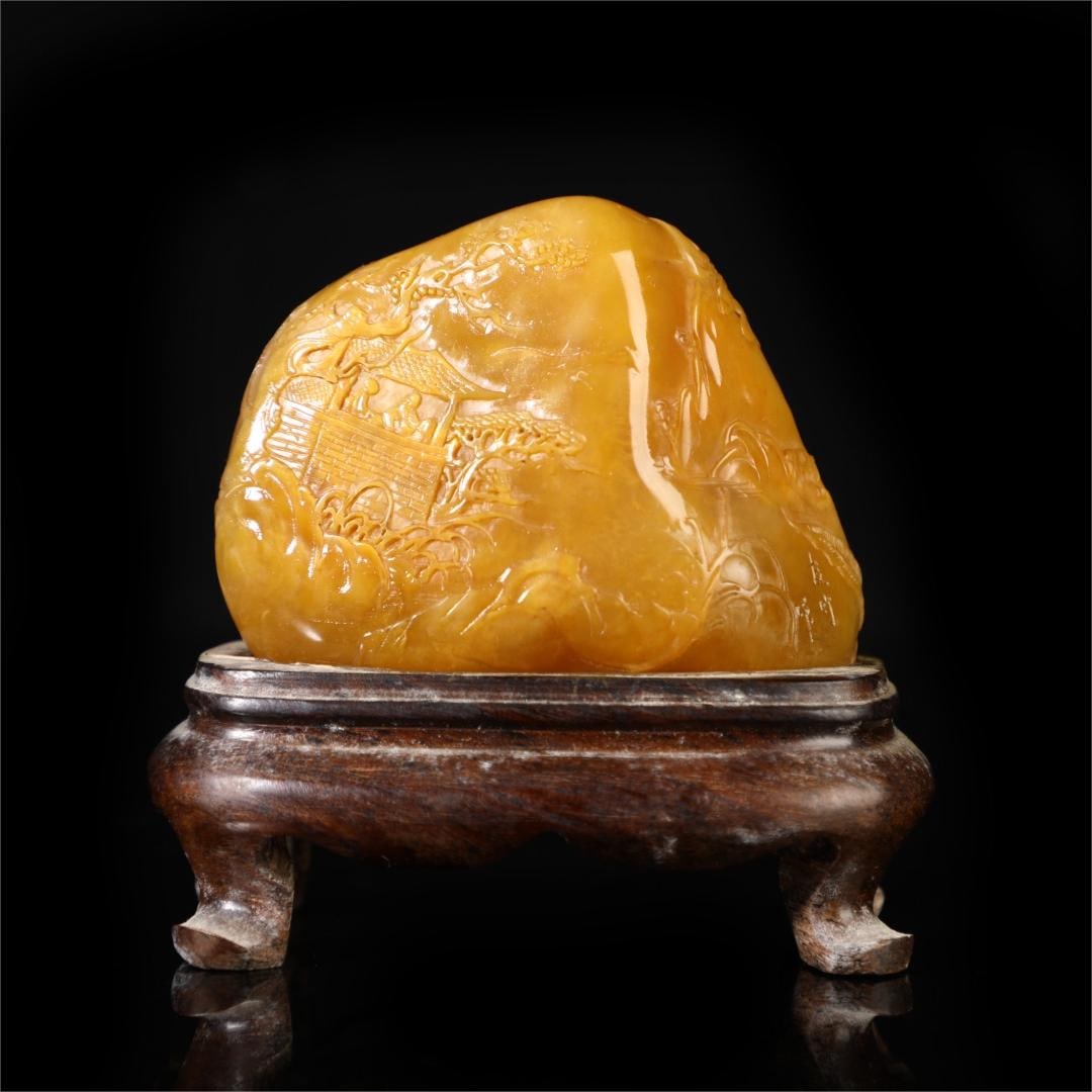 A beautiful Hetian jade ornament (1 of 9)