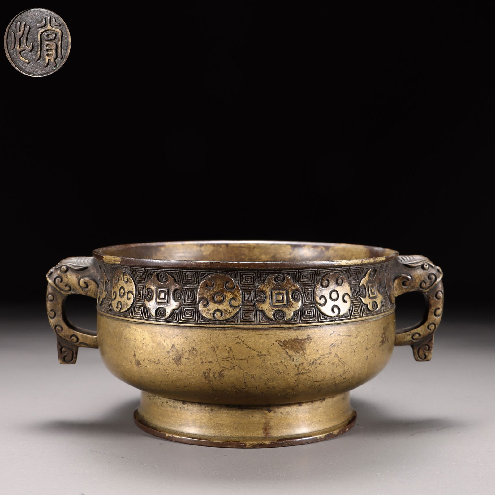 A copper-gilt dragon-patterned furnace of the Qing Dynasty: Qing Dynasty appreciative copper gilt dragon pattern furnace Size:H:8cm Calibre:13.5cm Belly diameter:14.3cm Bottom:10.7cm W:1495g (The Dimensions Of All Batches Are Manually Measured.If You Need More