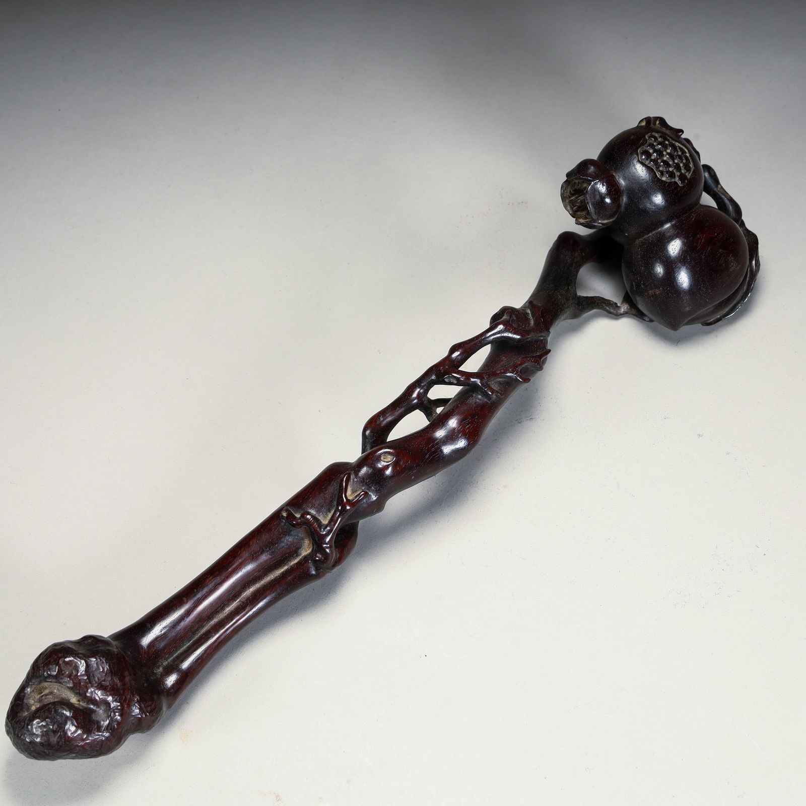 A rosewood carving from the Qing Dynasty has many children and many blessings (1 of 10)