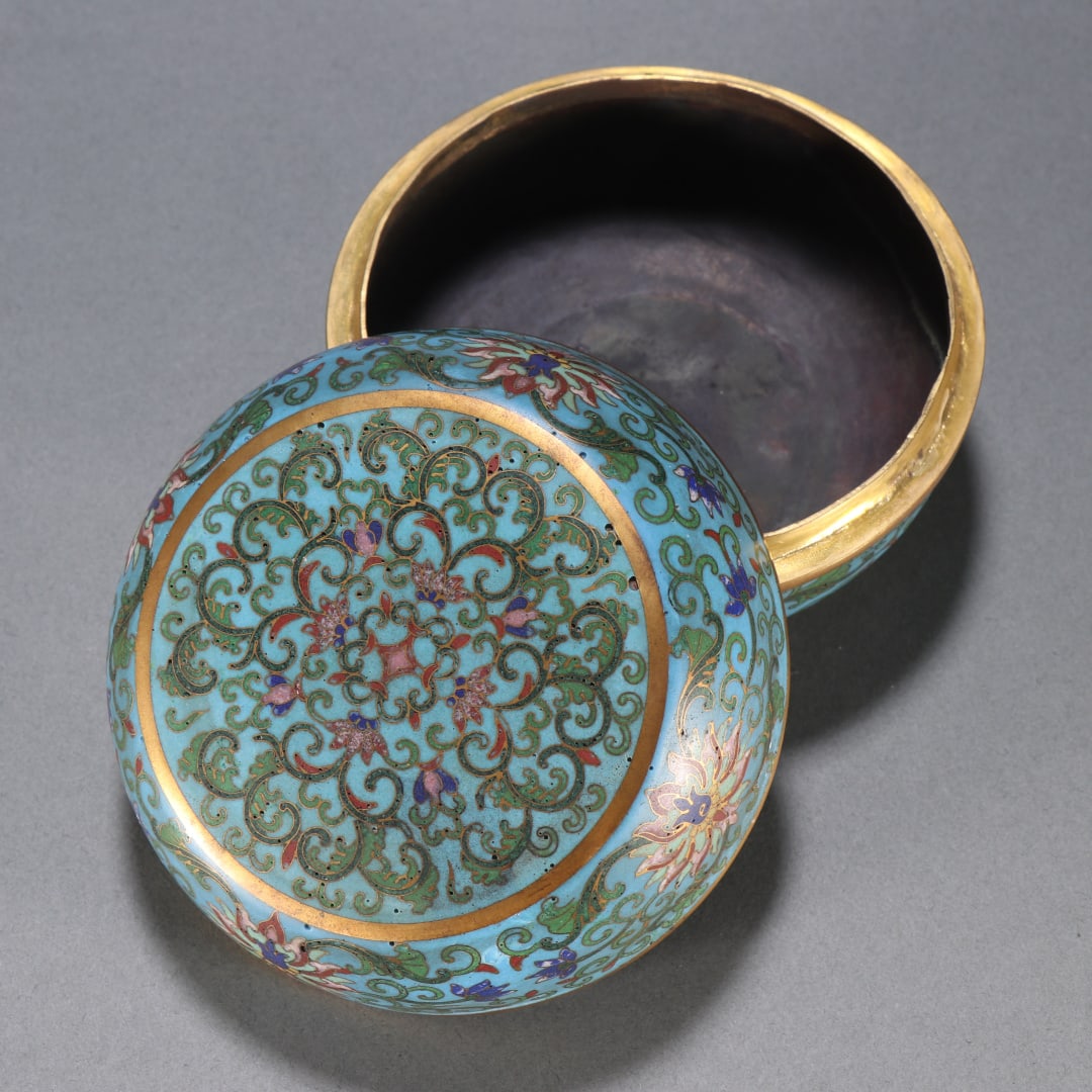 A copper gilt cloisonné entwined lotus pattern lid box from the Qing Dynasty (1 of 8)