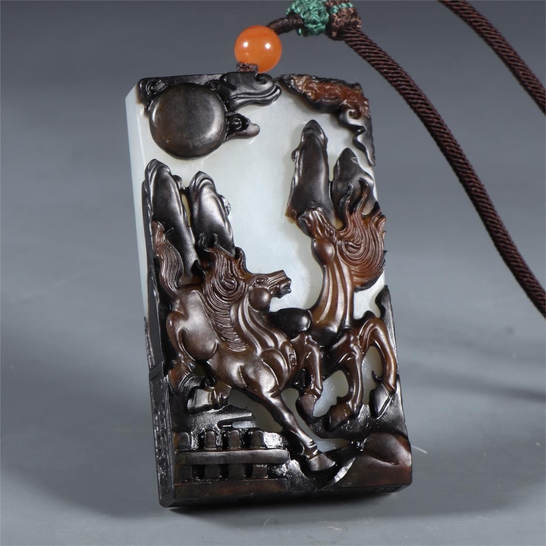 A beautiful Hetian jade horse to success ornament (1 of 9)