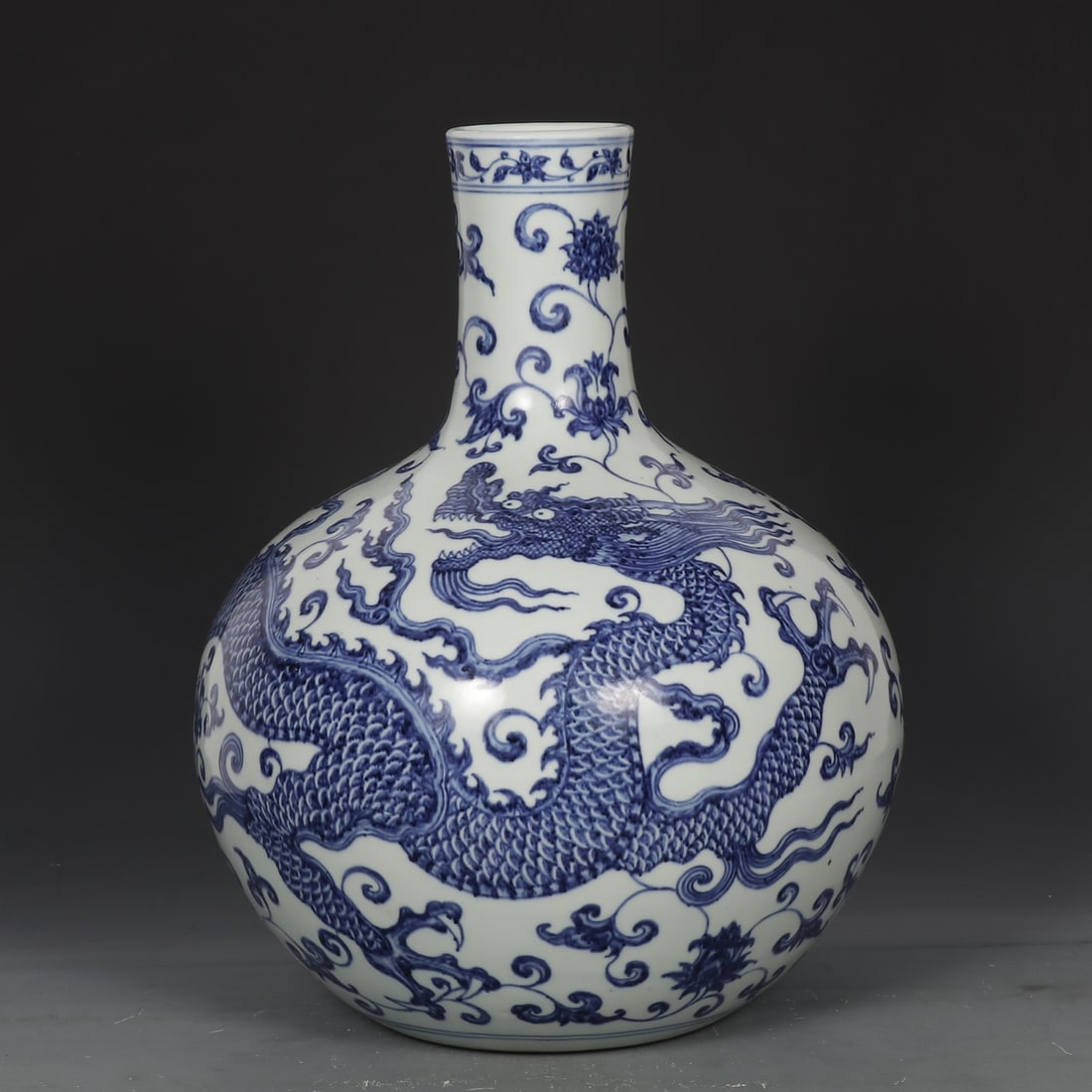 A blue and white entwined lotus dragon pattern celestial ball vase made in the Yongle year of the (1 of 9)