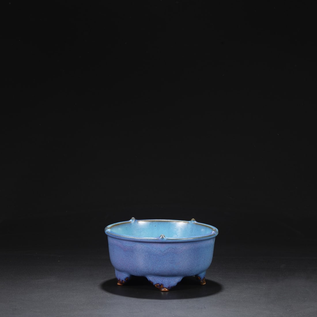 A lilac purple palace drum nail from the official kiln of the Song Dynasty to wash the officials (1 of 8)