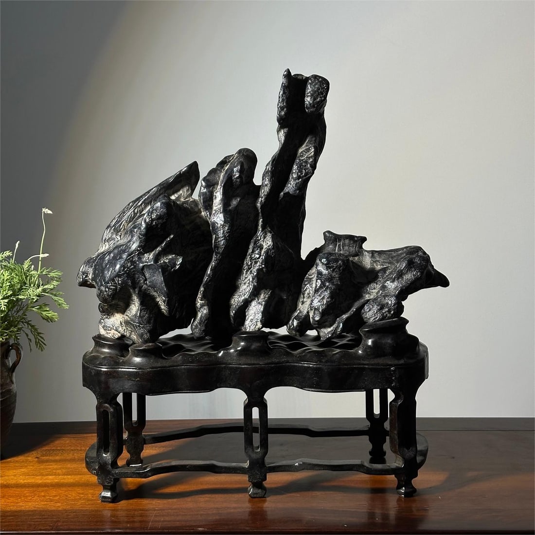 A beautiful Lingbi stone house (1 of 7)