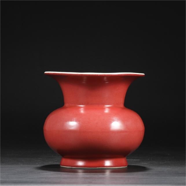 A ruby red royal slag bucket made in the Xuande year of the Ming Dynasty: The ruby red royal slag bucket made in the Xuande year of the Ming Dynasty Size:H:15.5cm Calibre:16.5cm (The Dimensions Of All Batches Are Manually Measured.If You Need More Detailed Information,Pleas