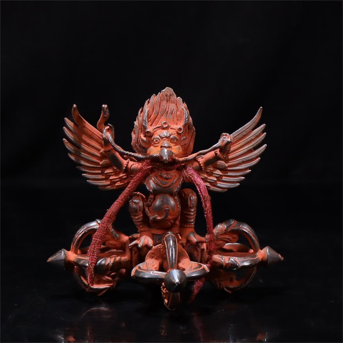 A beautiful cross pestle roc bird: Exquisite cross pestle roc bird Size:10x10x8cm (The Dimensions Of All Batches Are Manually Measured.If You Need More Detailed Information,Please Contact Our Customer Service Before Bidding.)