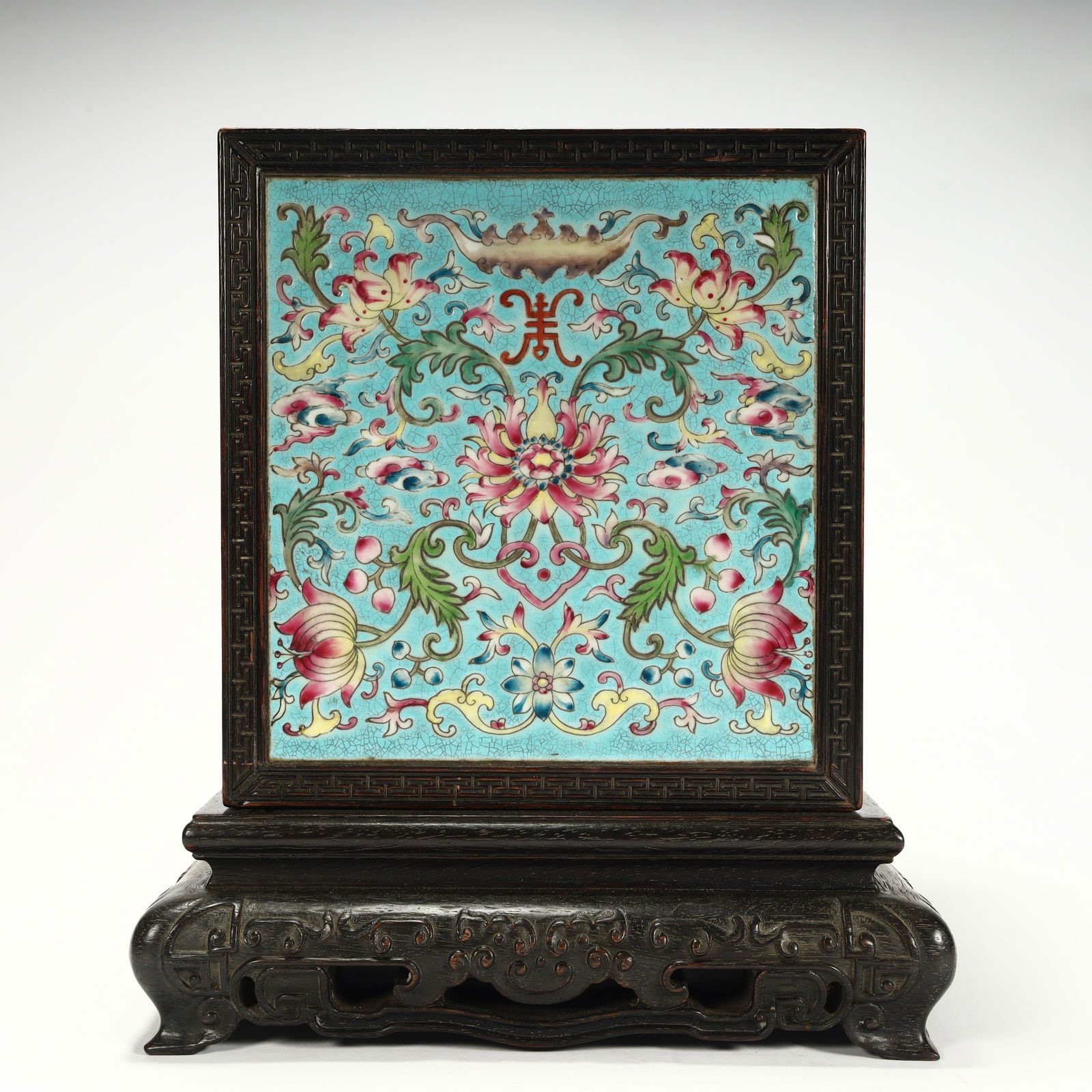 A Qing Dynasty mahogany inlaid pastel entwined flower longevity pattern cover box: Qing Dynasty mahogany inlaid pastel entwined flower longevity pattern cover box Size: Height cm Length 21cm Width 21cm Weight 2.6kg (The Dimensions Of All Batches Are Manually Measured.If You Need Mor