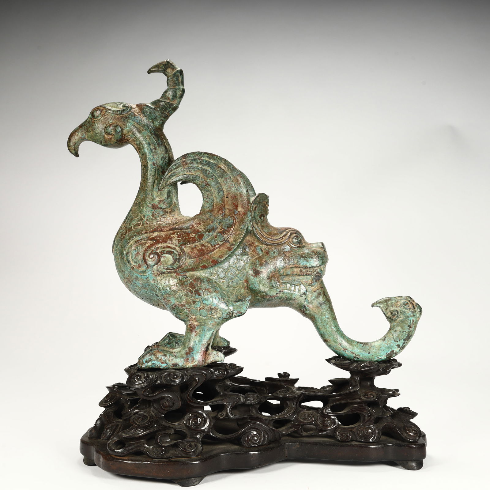 A bronze beast ornament from the Qing Dynasty: Bronze beast ornaments of the Qing Dynasty Size: Total height 36cm Length 32cm Width 15cm Weight 3.1kg (The Dimensions Of All Batches Are Manually Measured.If You Need More Detailed Information,Please